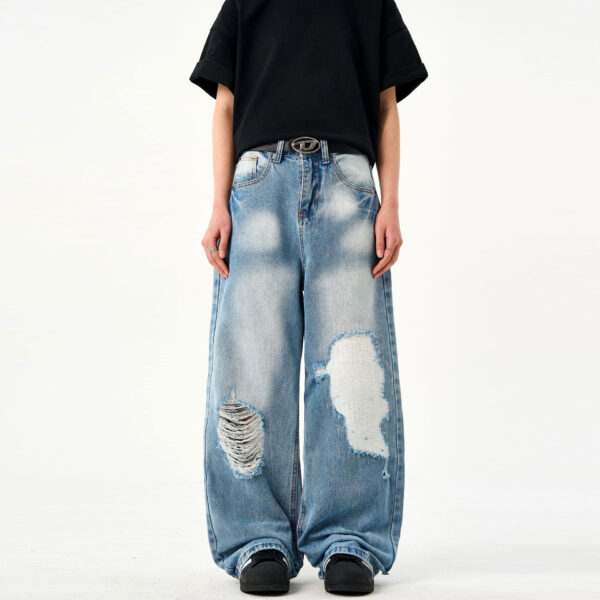 Retro washed light blue ripped jeans for men and women in summer - Image 3