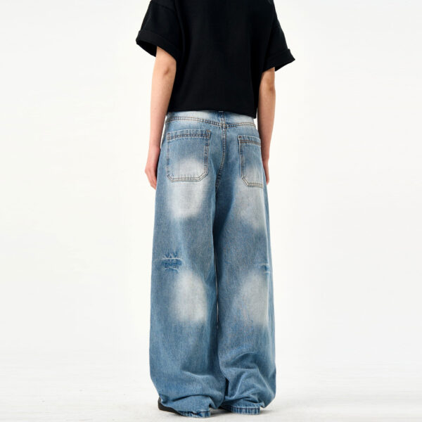 Retro washed light blue ripped jeans for men and women in summer - Image 4